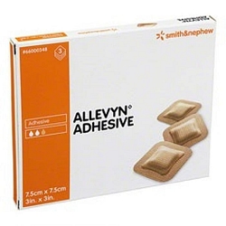 Medicazione idrocellulare adesiva sterile allevyn adhesive altamente assorbente in schiuma di poliuretano a struttura tristratificata 7,5 x7,5 cm 3 pezzi